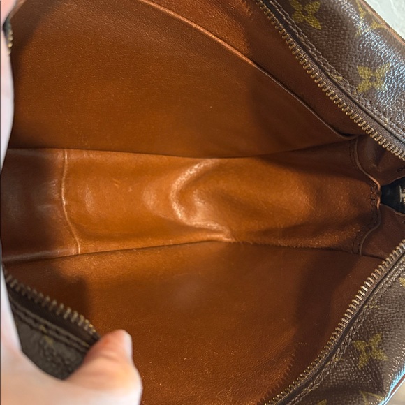 Louis Vuitton Vintage Monogram Crossbody Bag Leather with COA - Picture 3 of 16